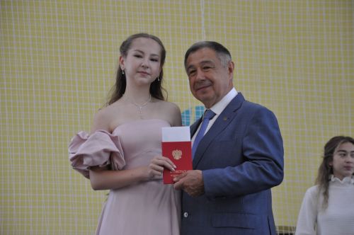 «Чыгарылыш кичәсе» - 2025: бәйрәмнән эксклюзив ФОТОРЕПОРТАЖ
