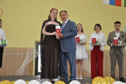 «Чыгарылыш кичәсе» - 2025: бәйрәмнән эксклюзив ФОТОРЕПОРТАЖ