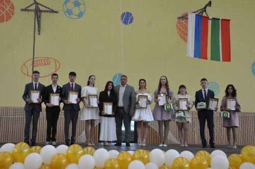 «Чыгарылыш кичәсе» - 2025: бәйрәмнән эксклюзив ФОТОРЕПОРТАЖ