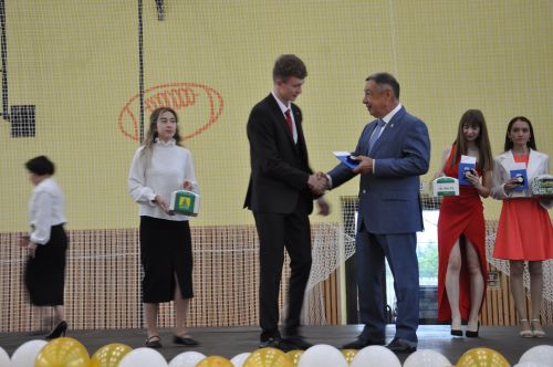«Чыгарылыш кичәсе» - 2025: бәйрәмнән эксклюзив ФОТОРЕПОРТАЖ