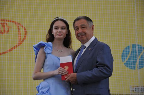 «Чыгарылыш кичәсе» - 2025: бәйрәмнән эксклюзив ФОТОРЕПОРТАЖ