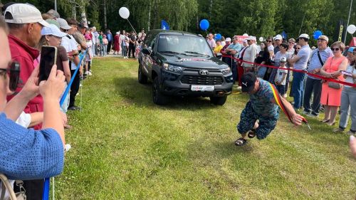 Саба Сабантуенда төп мәйданнан читтә төрле ярышлар үтте, балалар өчен аттракционнар, мастер-класслар эшләде