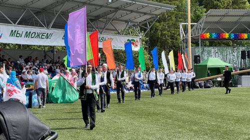 Саба Сабантуенда төп мәйданнан читтә төрле ярышлар үтте, балалар өчен аттракционнар, мастер-класслар эшләде