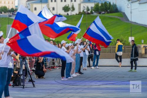 Татарстан Республикасы Дәүләт Советы Рәисе Ф.Х. Мөхәммәтшинның  Россия Федерациясе Дәүләт флагы көне уңаеннан котлавы