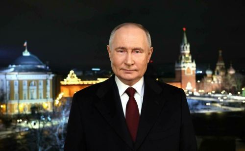 Владимир Путин традицион Яңа ел мөрәҗәгате белән чыгыш ясады
