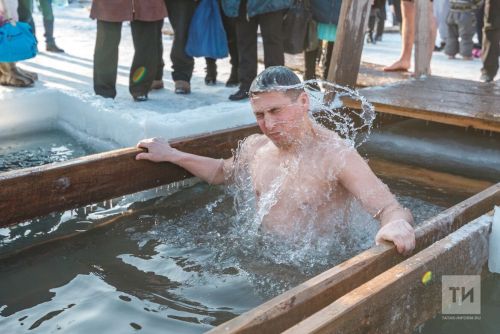 Татарстанда Крещение көнендә 26 меңгә якын кеше бәкедә коенырга теләк белдергән