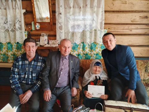 Татар Икшермәсе авылында яшәүче Миннегөл Сәетгәрәеваны 97 яшь тулуы белән котладылар