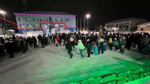 Районыбызның медицина һәм мәдәният хезмәткәрләре Сабаның Төп Чыршысы янында Яңа ел бәйрәме уздырдылар (+видео)