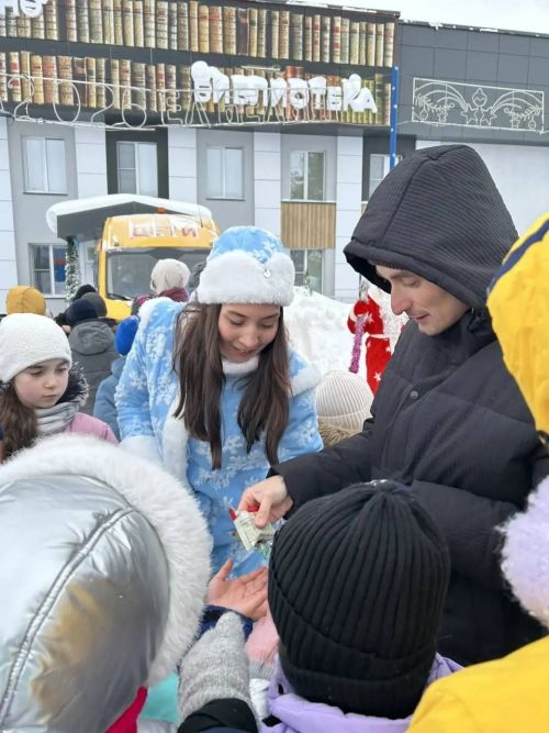 Сабаның Үзәк чыршысы янында ветеринария хезмәткәрләре балалар өчен Яңа ел бәйрәме оештырды (фоторепортаж)