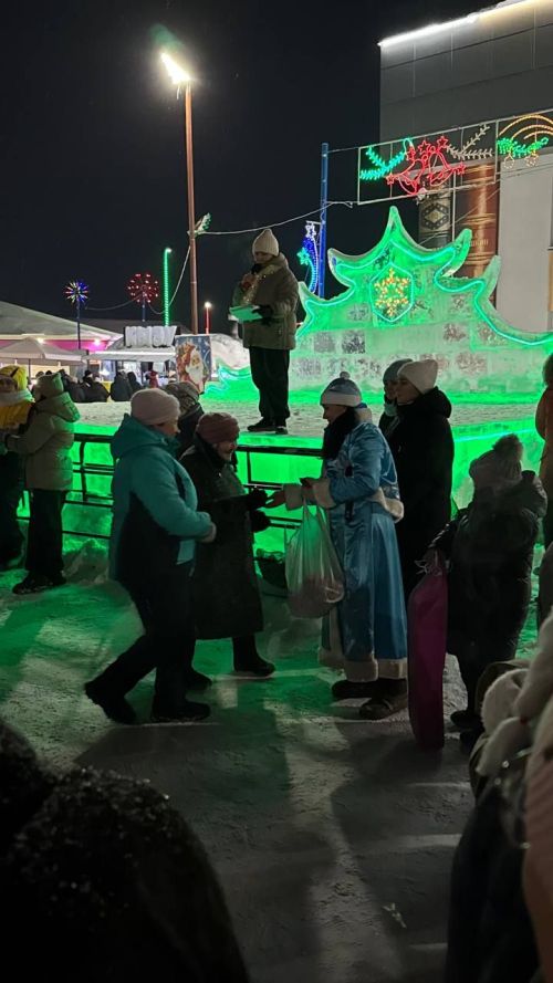 Сабада Төп чыршы янындагы мәйданны бүген салым инспекциясе хезмәткәрләре «кыздырды»
