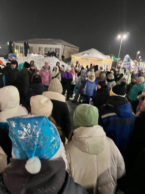 Сабада Төп чыршы янындагы мәйданны бүген салым инспекциясе хезмәткәрләре «кыздырды»