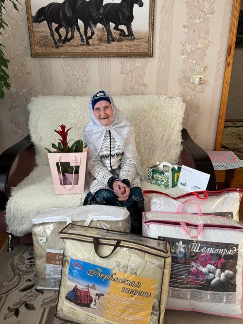 Сатыш авылында яшәүче Нәкыя Сабир кызы Мусинаны 95 яшьлек юбилее белән котладылар