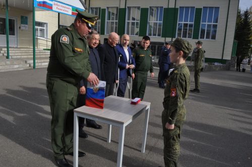 Иске Икшермә кадет-интернат мәктәбендә 48 укучы тантаналы ант бирде