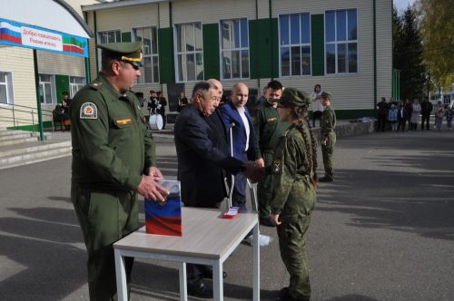 Иске Икшермә кадет-интернат мәктәбендә 48 укучы тантаналы ант бирде