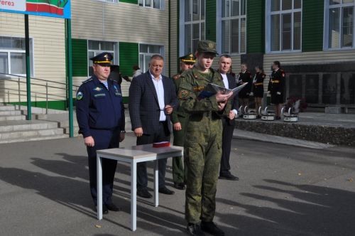 Иске Икшермә кадет-интернат мәктәбендә 48 укучы тантаналы ант бирде