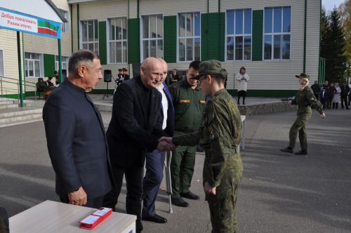 Иске Икшермә кадет-интернат мәктәбендә 48 укучы тантаналы ант бирде