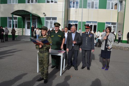 Иске Икшермә кадет-интернат мәктәбендә 48 укучы тантаналы ант бирде