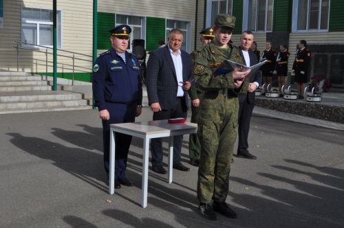Иске Икшермә кадет-интернат мәктәбендә 48 укучы тантаналы ант бирде