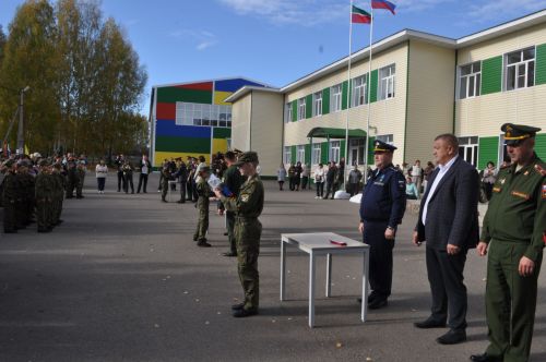 Иске Икшермә кадет-интернат мәктәбендә 48 укучы тантаналы ант бирде
