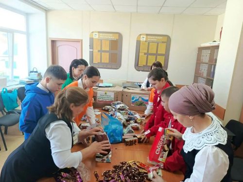 Эзмәлеләр  махсус хәрби операциядәге хәрбиләргә гуманитар ярдәм әзерләп тапшырган