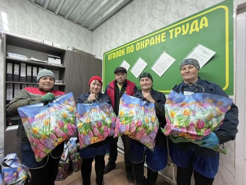 «Игенче»дә авыл хуҗалыгы хезмәтчәннәренә күчтәнәч пакетлары тапшырдылар