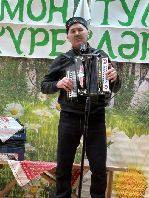Керәнне авыл клубында гармун бәйрәме уздырдылар