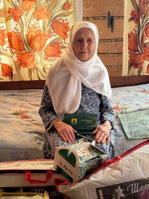 Урта Саба авылында яшәүче Диләфрүз Мөхәммәтдинованы 90 яшь тулуы белән котладылар