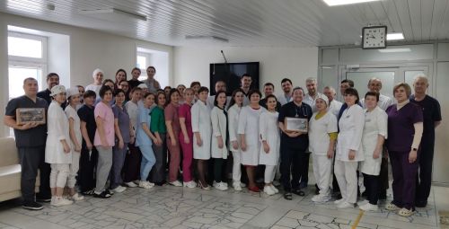 Медицина өлкәсендә хезмәт куючы ир-егетләрне Ватанны саклаучылар көне белән котладылар (+видео)