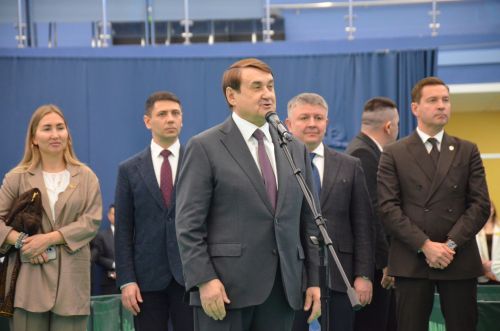 Рөстәм Миннеханов Сабада өстәл теннисы буенча халыкара турнир ачылышында катнашты