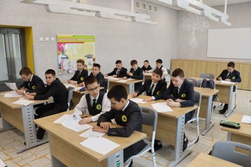 Саба  урта  мәктәбендә 150дән  артык кеше Җиңү диктанты  язды