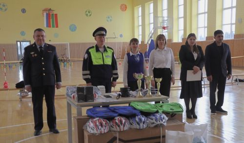 Яшь юл инспекторлары олы юлга  чыгар  алдыннан зур  сынаулар аша  үтә