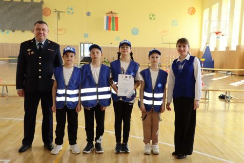 Яшь юл инспекторлары олы юлга  чыгар  алдыннан зур  сынаулар аша  үтә