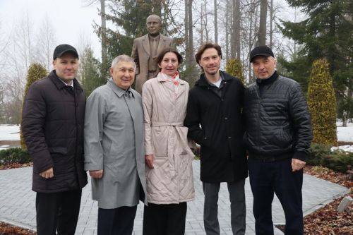 Шахматта һәр йөреш, һәр позиция — сайлау һәм җаваплылык, ә партияләр  акыллар һәм характерлар көрәше