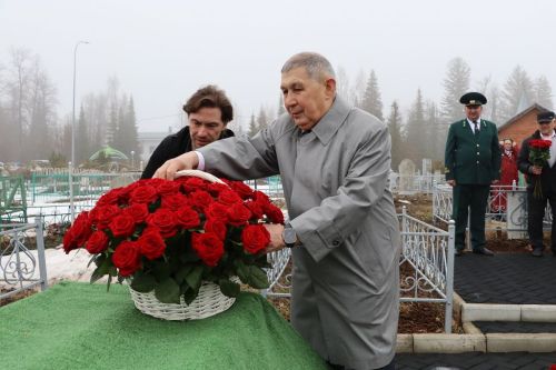 Шахматта һәр йөреш, һәр позиция — сайлау һәм җаваплылык, ә партияләр  акыллар һәм характерлар көрәше