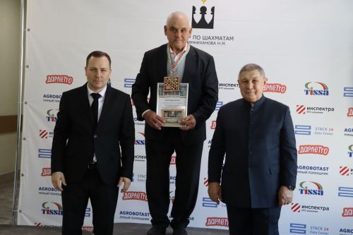 Шахматта һәр йөреш, һәр позиция — сайлау һәм җаваплылык, ә партияләр  акыллар һәм характерлар көрәше
