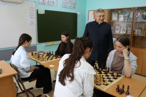 Шахматта һәр йөреш, һәр позиция — сайлау һәм җаваплылык, ә партияләр  акыллар һәм характерлар көрәше