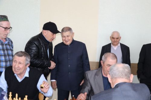 Шахматта һәр йөреш, һәр позиция — сайлау һәм җаваплылык, ә партияләр  акыллар һәм характерлар көрәше