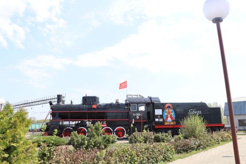 Җиңү килде җирне нурга күмеп...