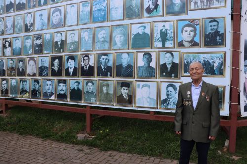 Җиңү килде җирне нурга күмеп...