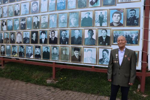 Җиңү килде җирне нурга күмеп...