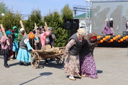 Җиңү килде җирне нурга күмеп...