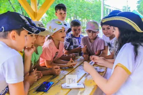 Татарстанда 300дән артык мәктәп укучысы җәйге белем бирү сменаларында бушлай катнаша ала