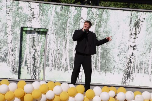 “Сабантуй” спорт-мәдәни комплексында Бөтенроссия конкурсларының муниципаль этабында җиңүче укытучы-тәрбиячеләр, район, республика фән олимпиадаларында катнашып күркәм уңышларга ирешкән укучылар һәм аларның әти-әниләре  хөрмәтләнде