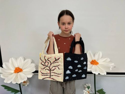 «Тургай» балалар приюты тәрбияләнүчеләренә «Киләчәккә ышаныч белән» хәйрия фонды вәкилләре бәйрәм бүләк итте (фоторепортаж)