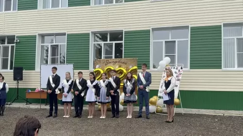 Бүген Юлбат урта мәктәбендә дә соңгы кыңгырау чыңлады