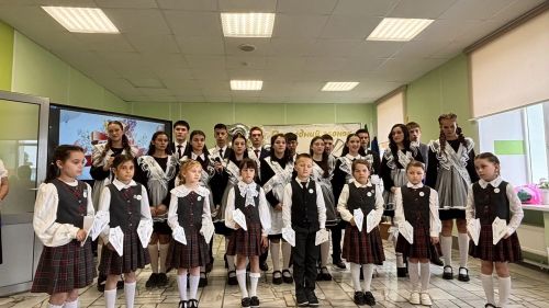 Күңелләрдә мәңге кал син, соңгы кыңгырау чыңы...