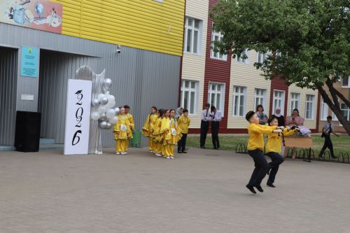 Хыяллар ак җилкән...