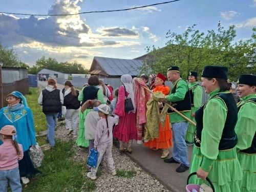 Сабантуйлар якынлаша, шәмәрдәнлеләр бирнә  җыя