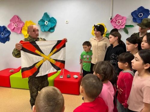 «Тургай» балалар приютында  махсус хәрби операциядә катнашучы  Илгизәр Гарифуллин  белән очрашу узды