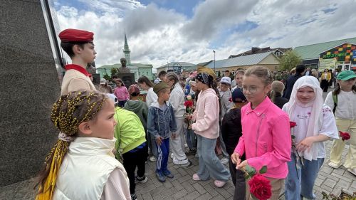 Кайгы һәм Хәтер көне  Һәлак булганнар истәлегенә лаеклы булыйк (фоторепортаж)